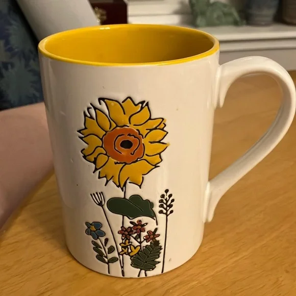 Tag Sunflower Vintage Embossed Mug - Picture 1 of 6